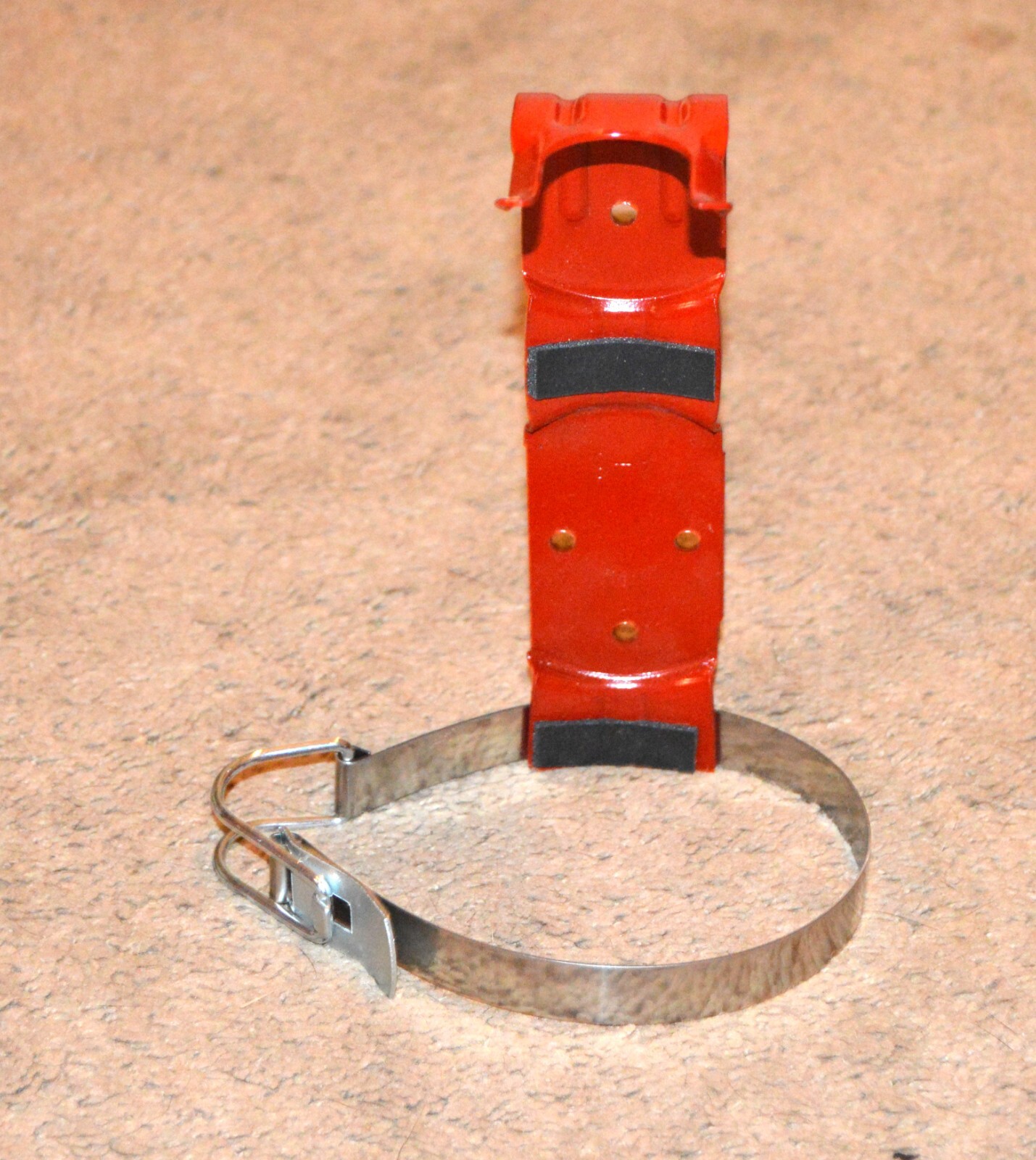 BUCKEYE 5 LB FIRE EXTINGUISHER BRACKET – NEW