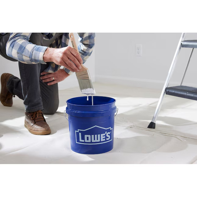 Lowe’s 2-gallon Plastic Blue General bucket