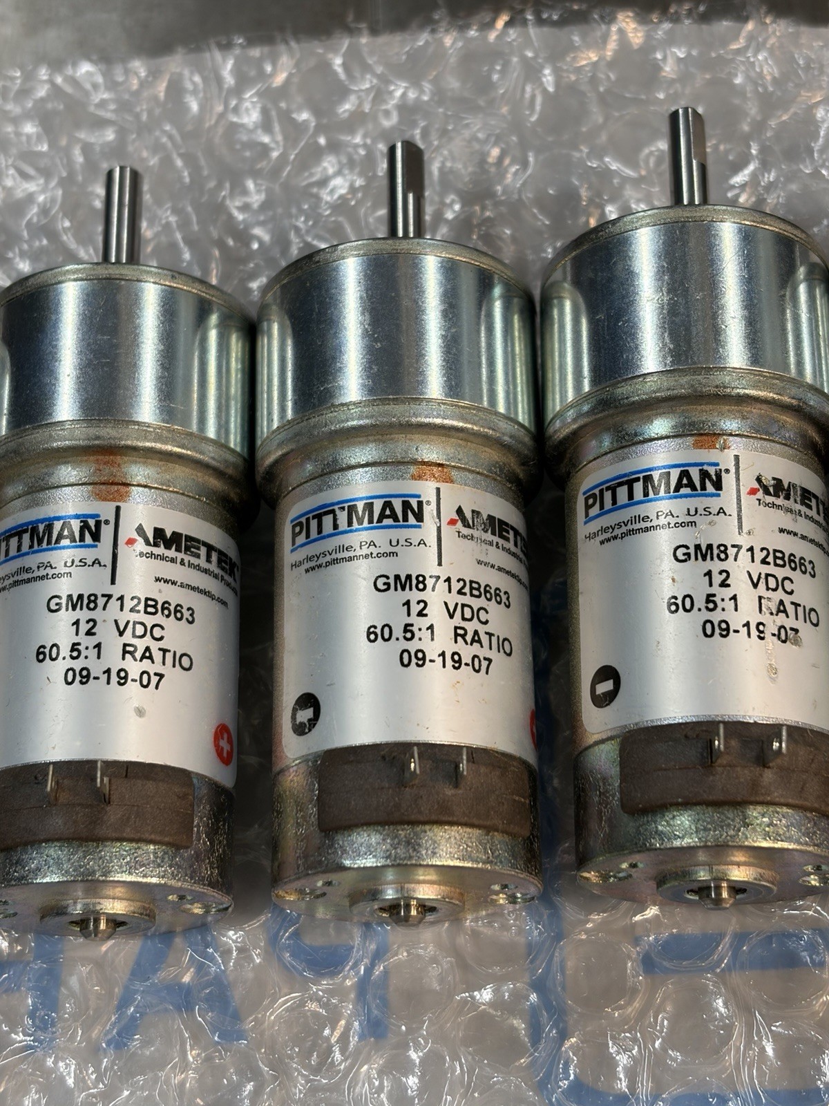 QTY 1 PITTMAN GEAR MOTOR 12 VOLTS 60.5:1 RATIO 3/16” SHAFT WITH FLAT CLEAN