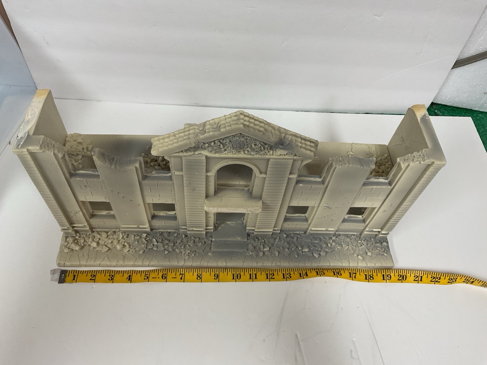 White Foam 20 inch Front building w/2nd Floor, Marx soldiers #2