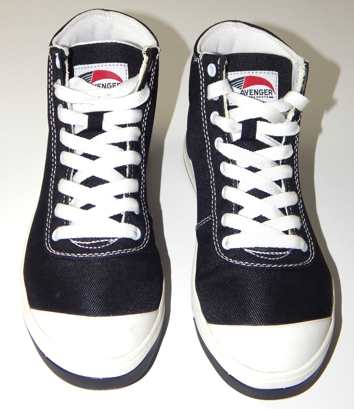 AVENGER Women’s Steel Toe Safety Non Slip Black/White Hi-Top Sneakers Size 8 EUC