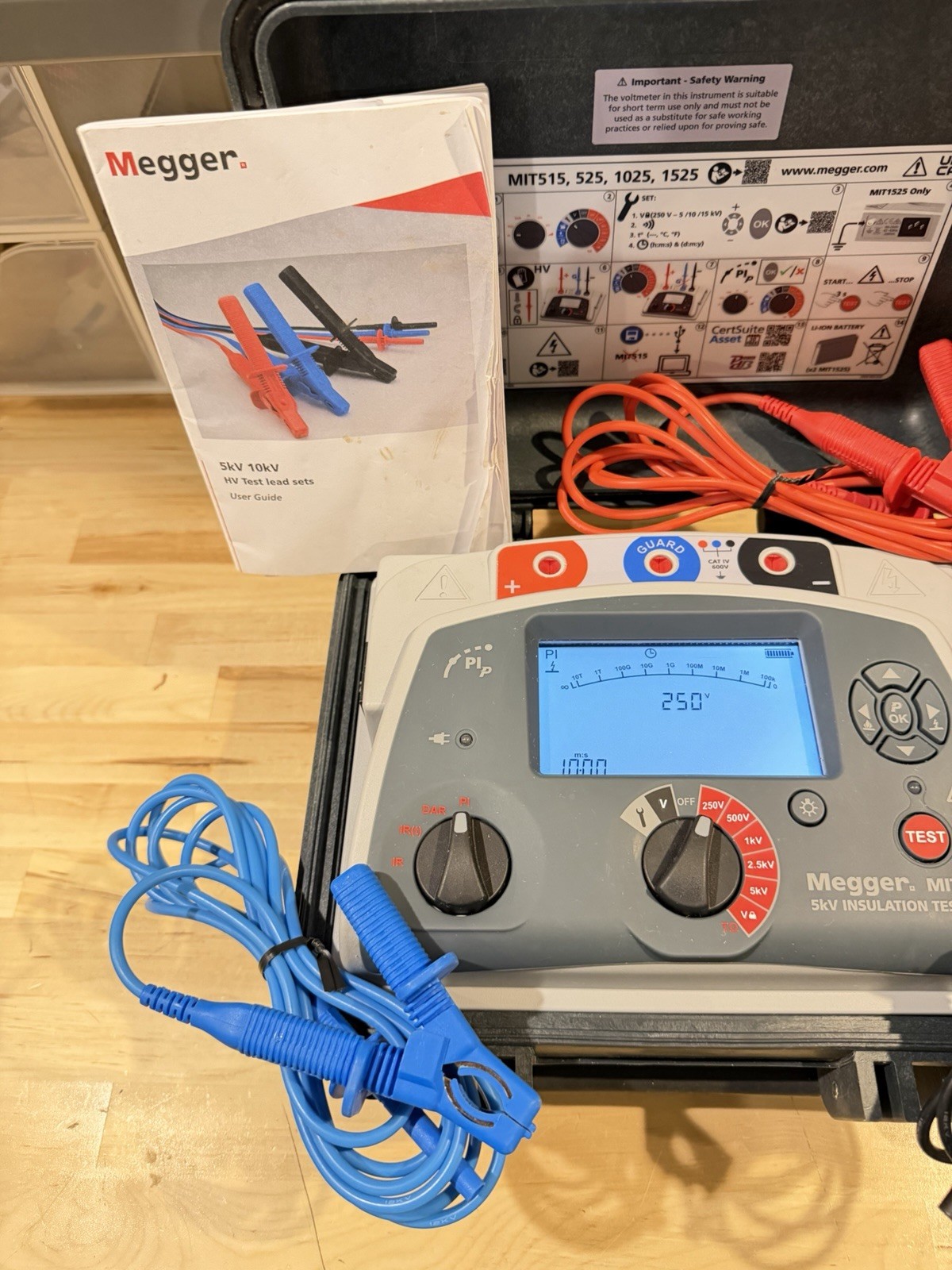 MEGGER MIT515 5KV INSULATION TESTER W/ LEADS & CHARGER (TESTED) FREE SHIPPING
