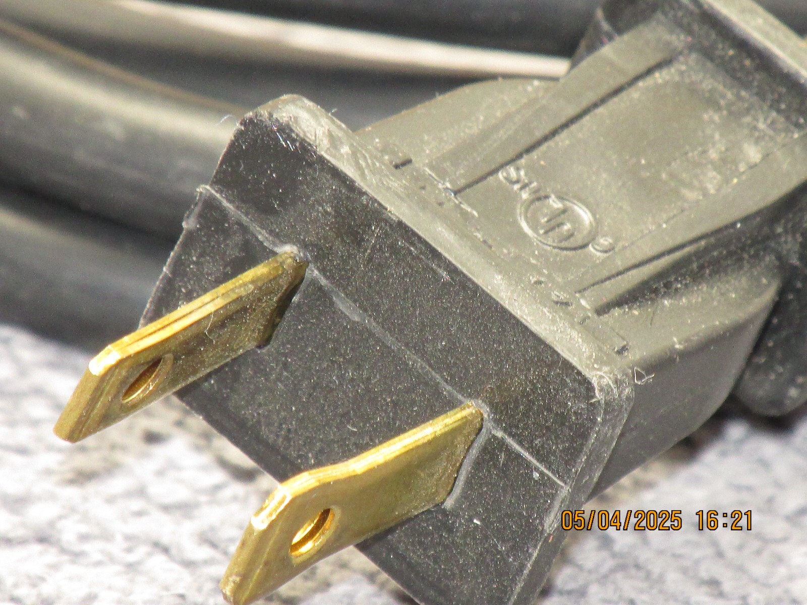 Listing is for:(1)Black 7 ft. 16/ 2-Wire Power Cord w/ male cord end.