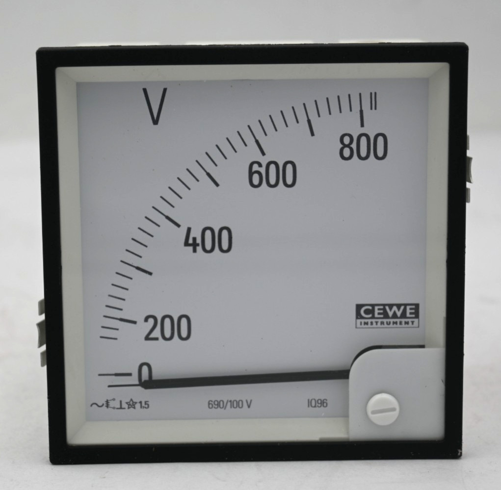 CEWE INSTRUMENT IQ96 120V ANALOG VOLTMETER 690/100 V 0-800V 26502470