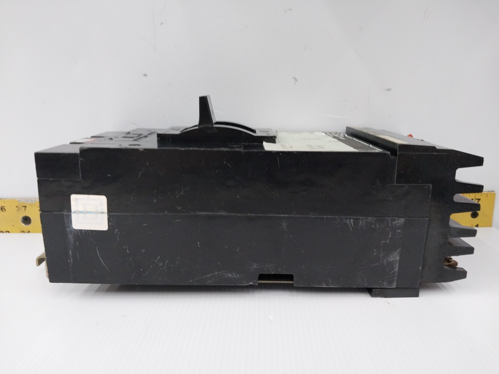 Square D 400 Amp I-Line Circuit Breaker 600 VAC / 250 VDC 3 Pole LA36400
