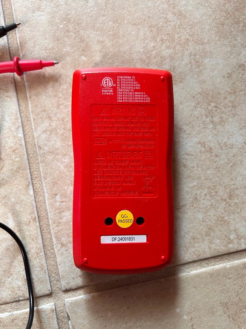 EverStart 300V Digital Multimeter 10711WDI – Black and Red Great Condition