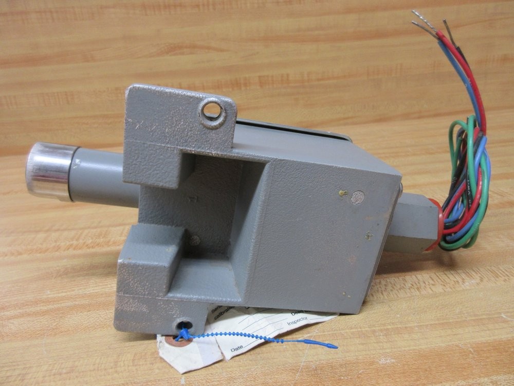 SOR 500-121B Pressure Snap Switch 500121B