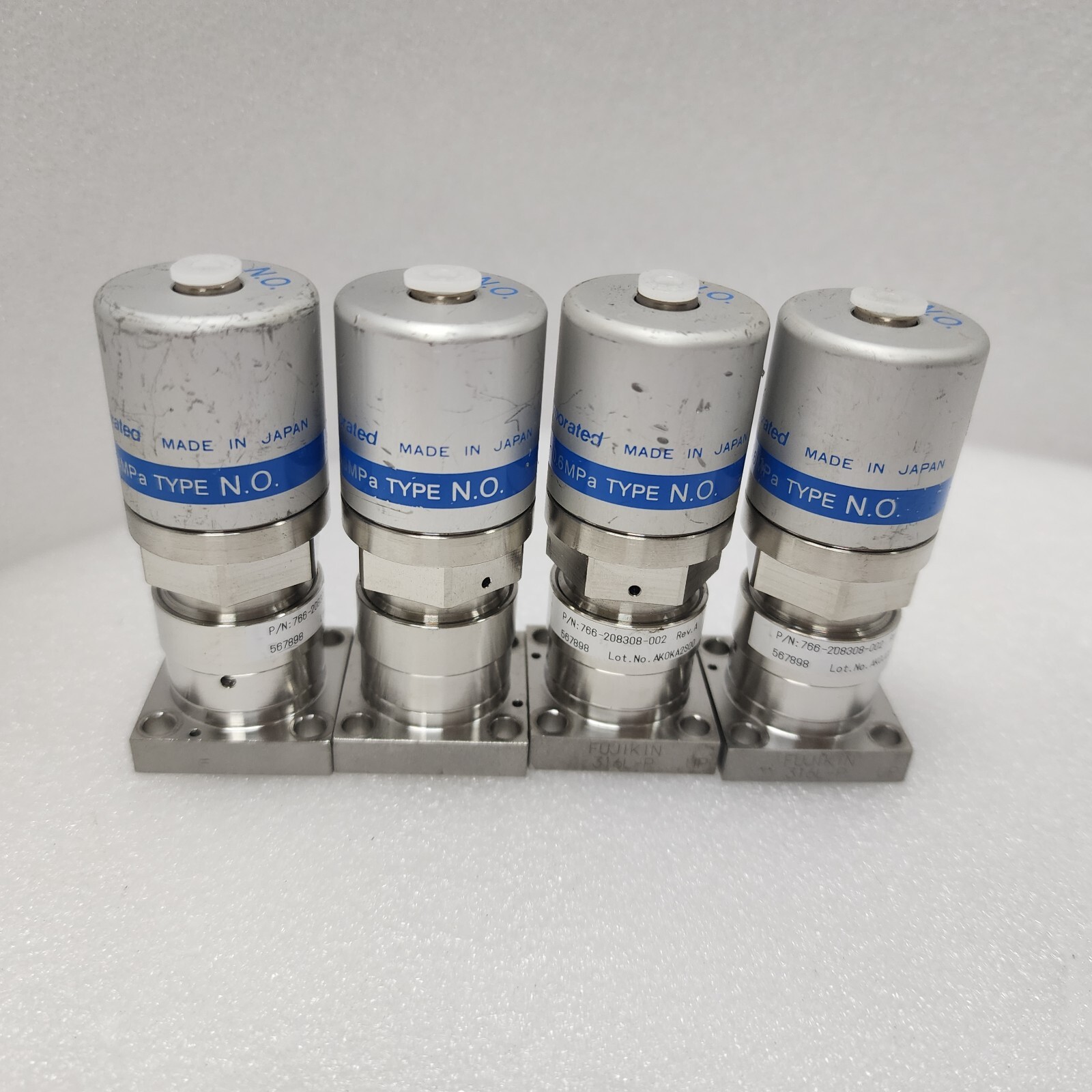 Lot of 4 Fujikin O.P.0.5~0.6 Mpa, Lam 766-208308-002 Rev A Valve,Used,Jp_96932