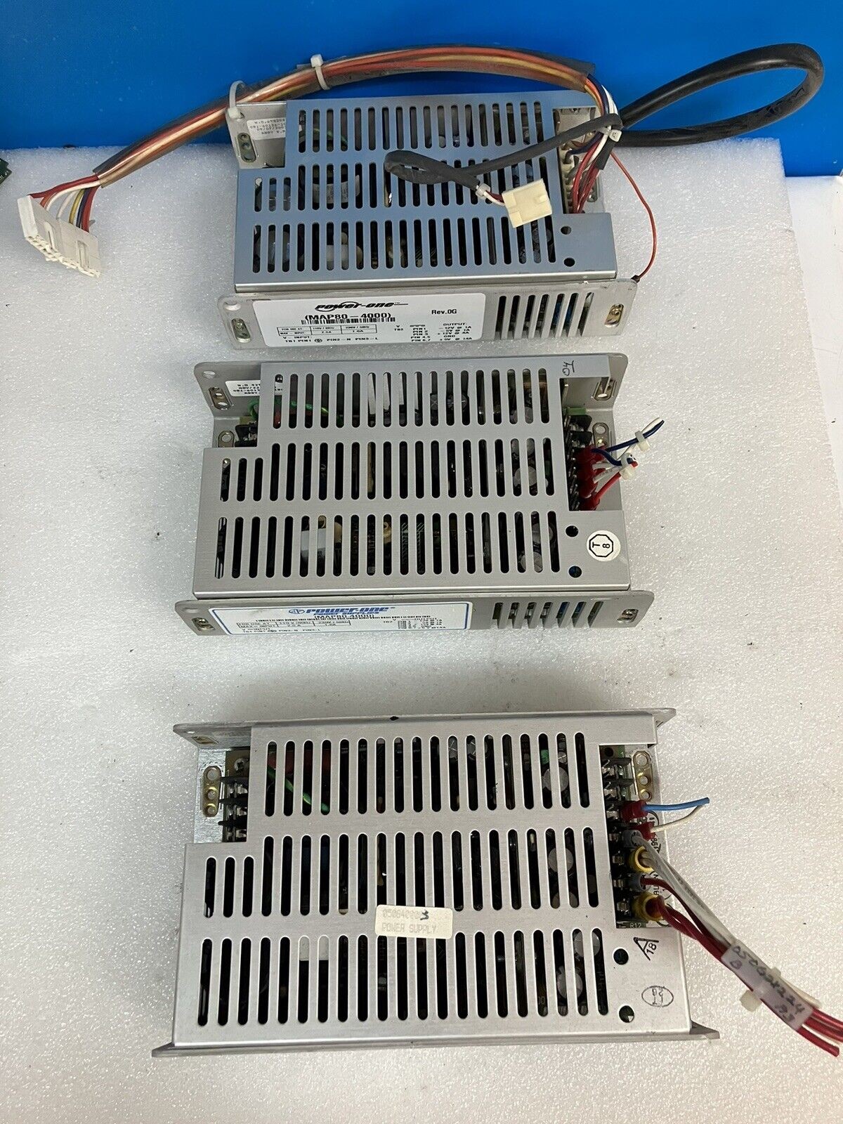 （1x) MAP80-4000 POWER-ONE 110V / 230V AC Four Output Switching Mode Power Supply
