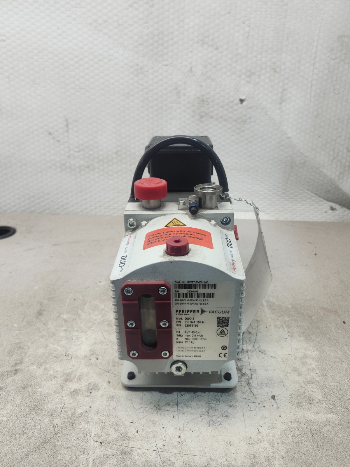 USED PFEIFFER VACUUM PUMP DUO 3 W/ HANNING E7B2B-7-583