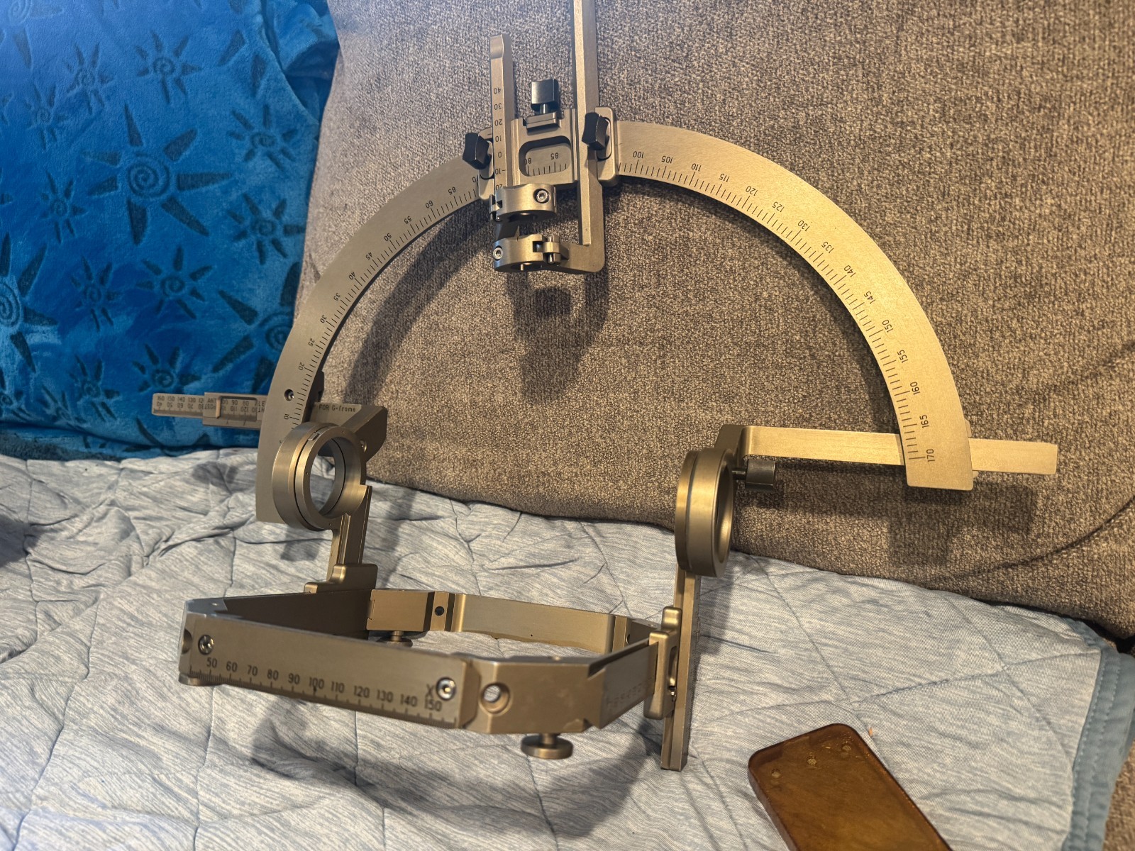 Leksell Multi Purpose Stereotactic System: Head Frame Arc , G Frame and Clamp