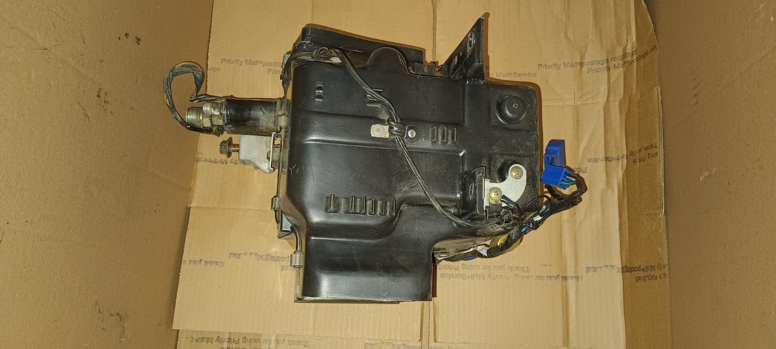 1990-1995 MITSUBISHI MIGHTY MAX / DODGE RAM D50 A/C BOX 2.4 USED OEM