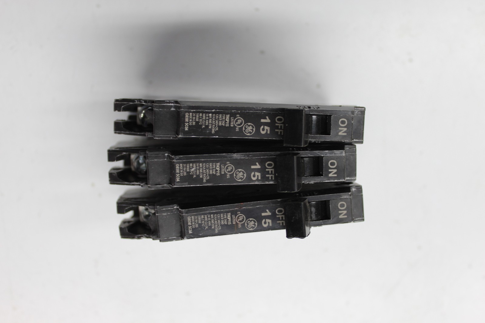 GENERAL ELECTRIC THQP115 BREAKER 1POLE 15AMP LOT OF 3 NSNP