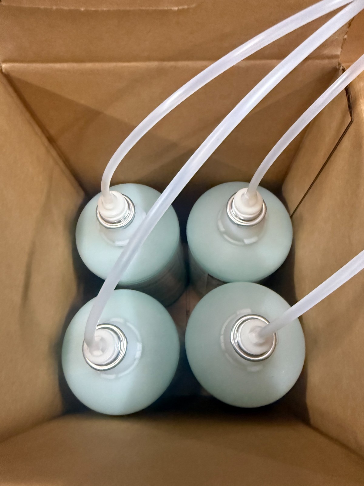 Case of 4 800ml Moisturizing Lotion Hand Soap Rubbermaid OneShot, FG4013111