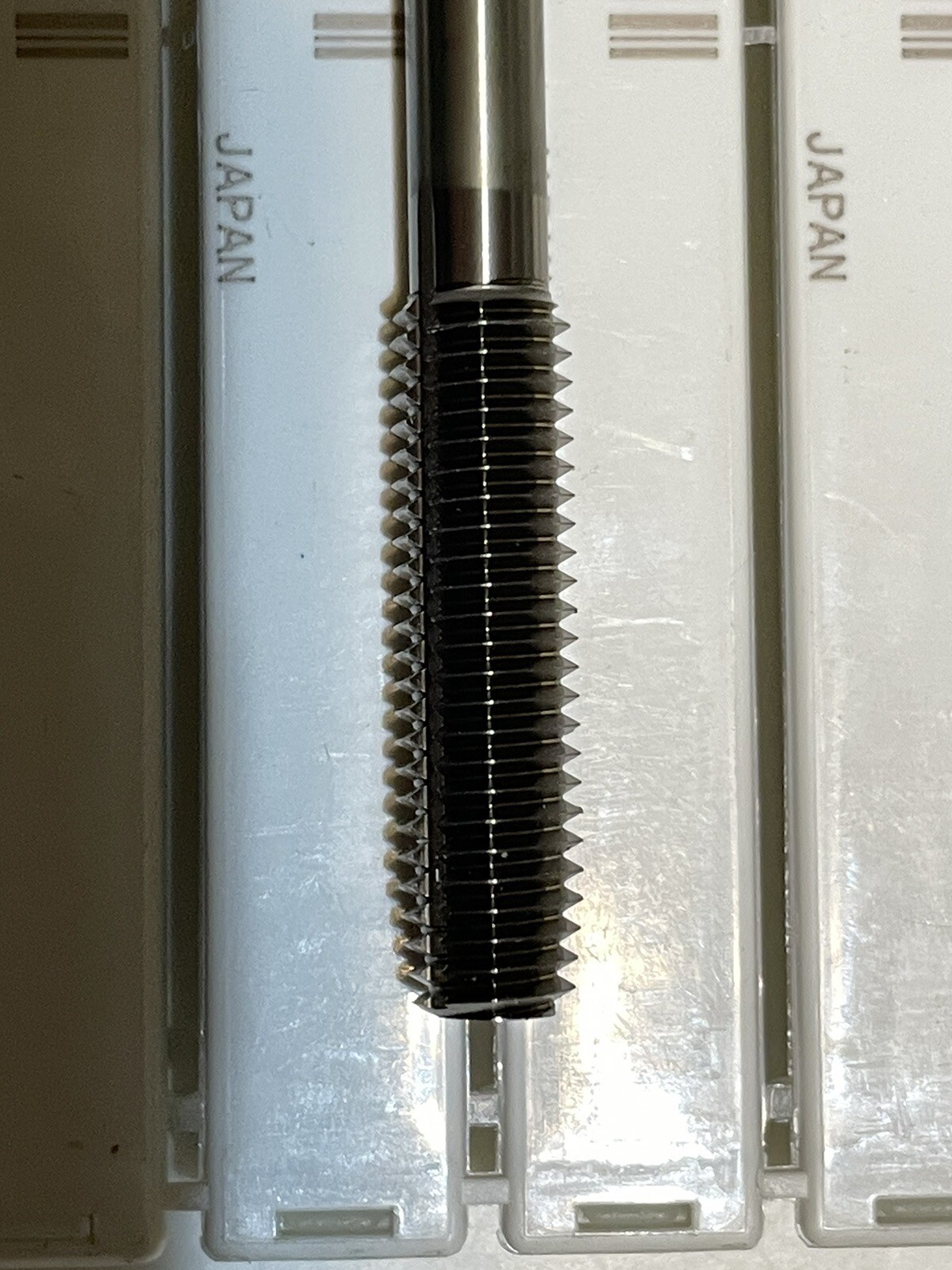 01 PC-OSG M8x1.25 THREAD FORMING ROLL TAP 92118TP RH9 TNB-82010 Japan