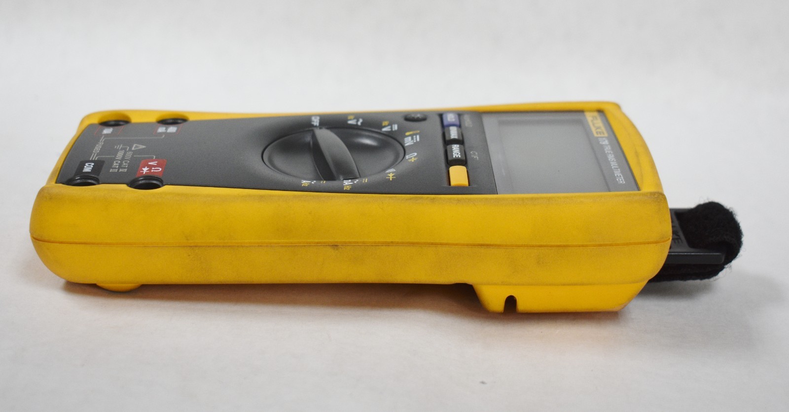 Fluke 179 True RMSDigital Multimeter Auto-Ranging Handheld W/ Cables & Case Used