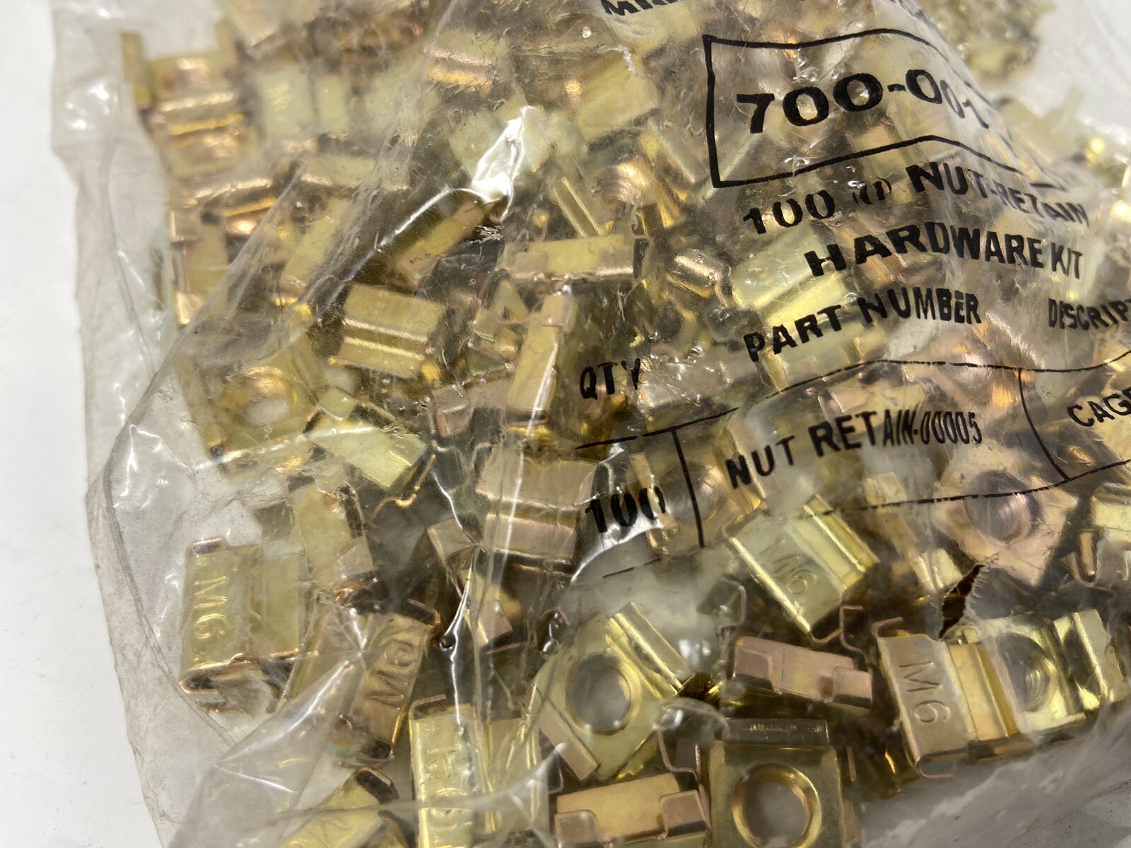 400 Count – Middle Atlantic Nut Retain 00005 Cage Nuts