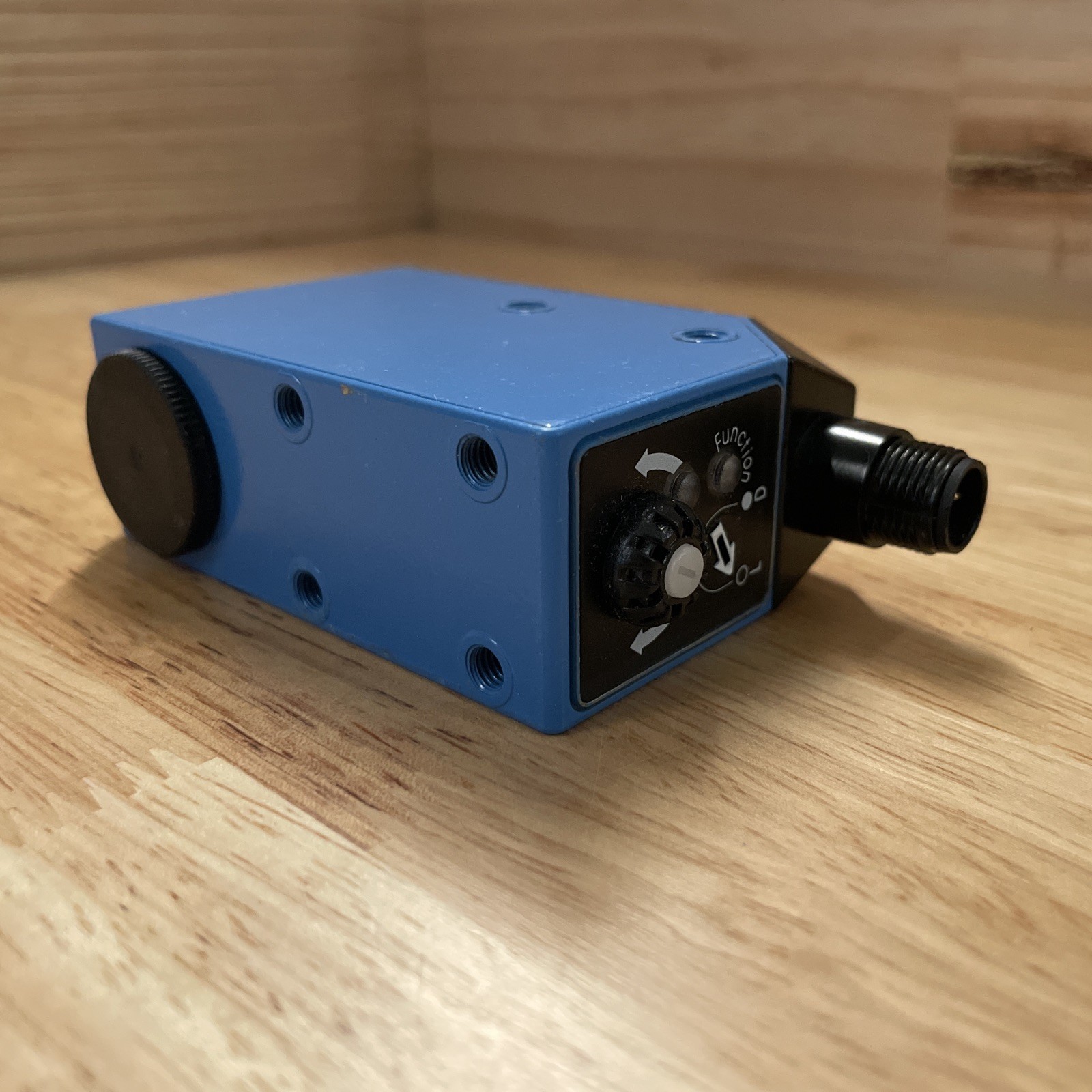 SICK KT5G‑2N1111 Contrast Sensor High‑Precision RGB Detection IP67 Rated New
