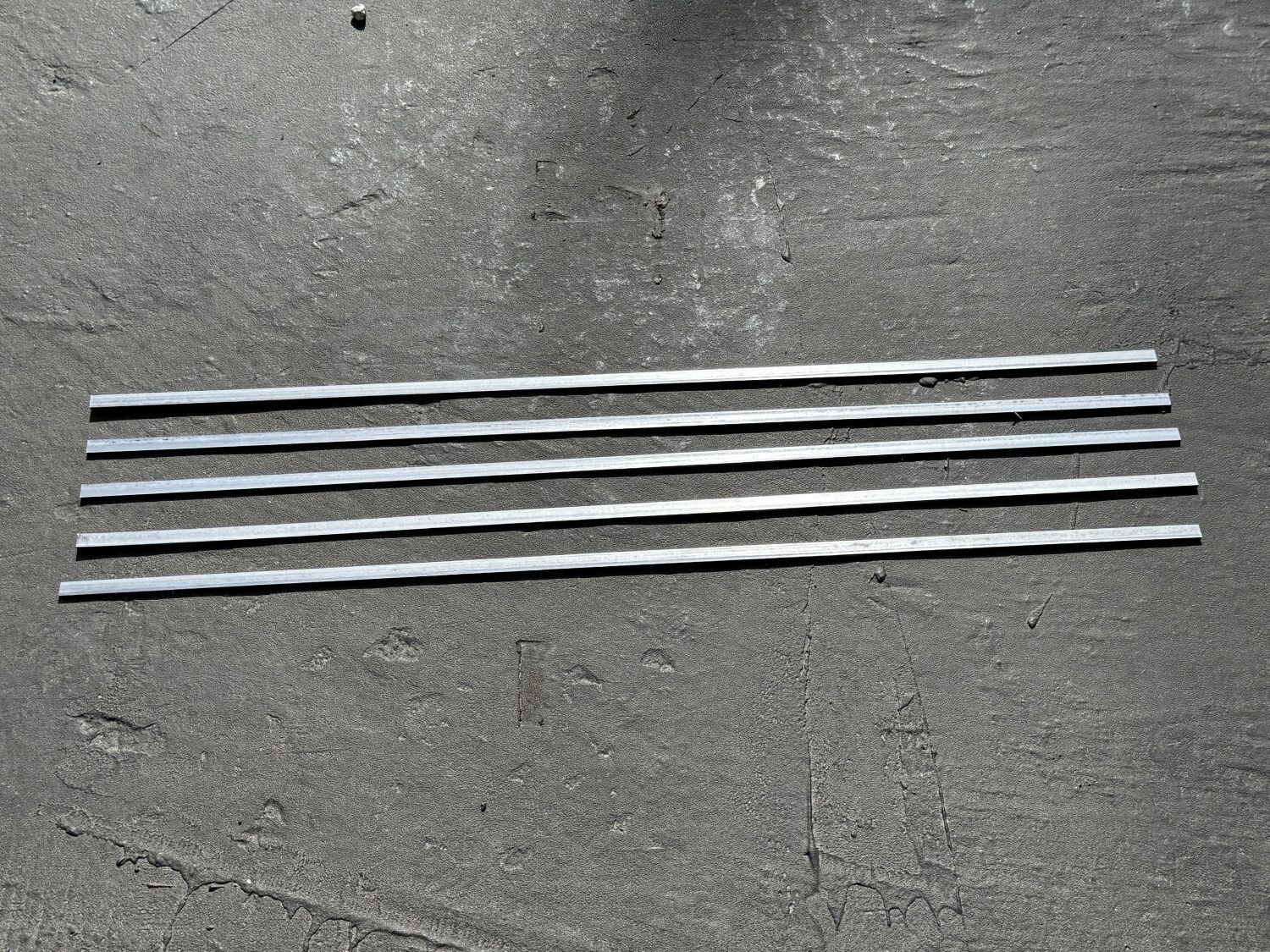 Sandbaggy 1/8″ x 1/2″ x 36″ Hot Rolled Steel Flat Bar – Plain 11 Gauge Steel