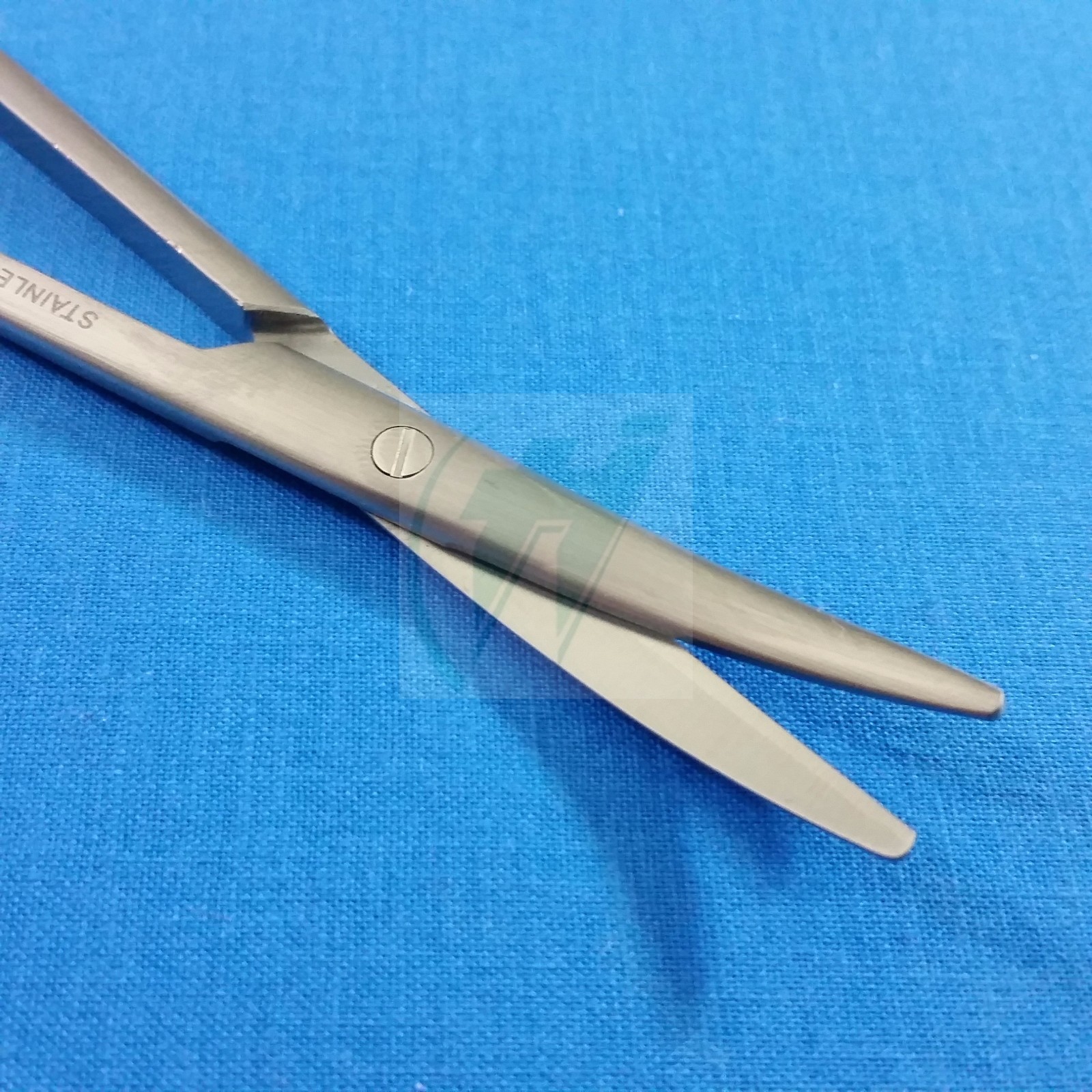 GOLD HANDLE PREMIUM QUALITY METZENBAUM DISSECTING SCISSORS 7″ CURVED BLUNT