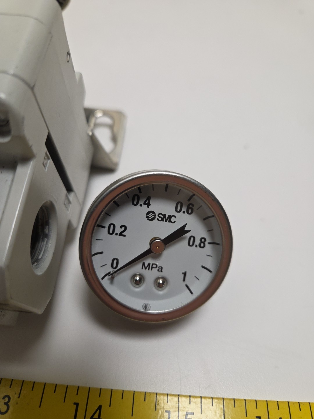 SMC IR3020-03BG Precision Air Regulator w/ Gauge & Bracket 0.01-0.8MPa