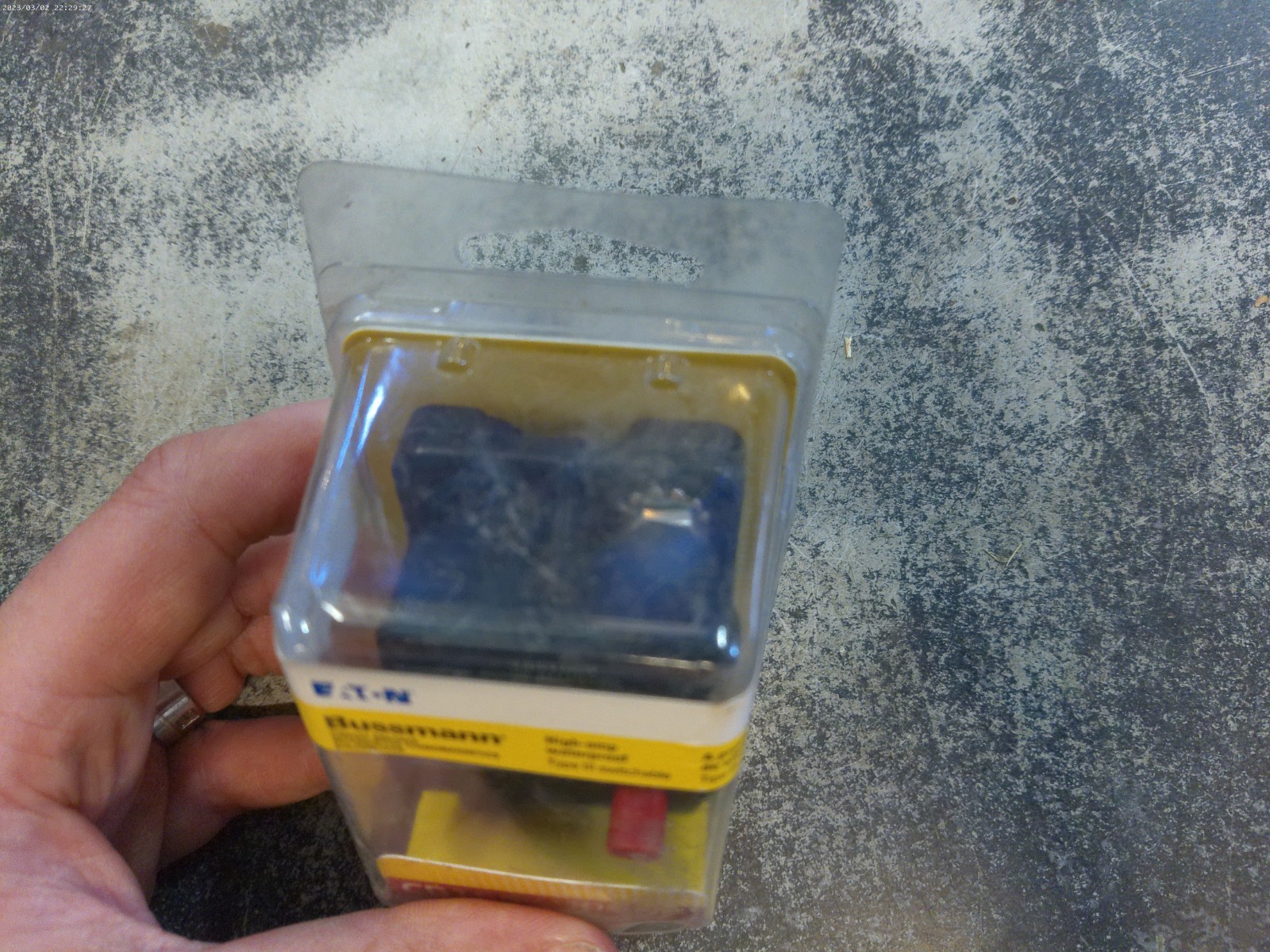 Bussmann CB185-100 Surface-Mount Circuit Breakers, 100 Amps (1 per pack)