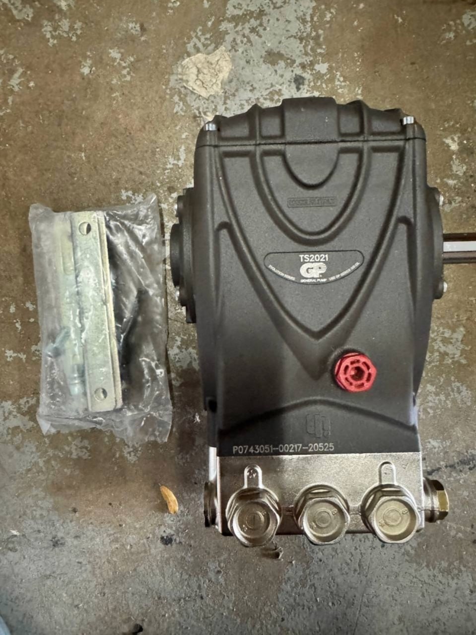 General Pump TS2021 Pressure Washer Pump 24MM Shaft 5.6GPM 3500PSI Direct Drive