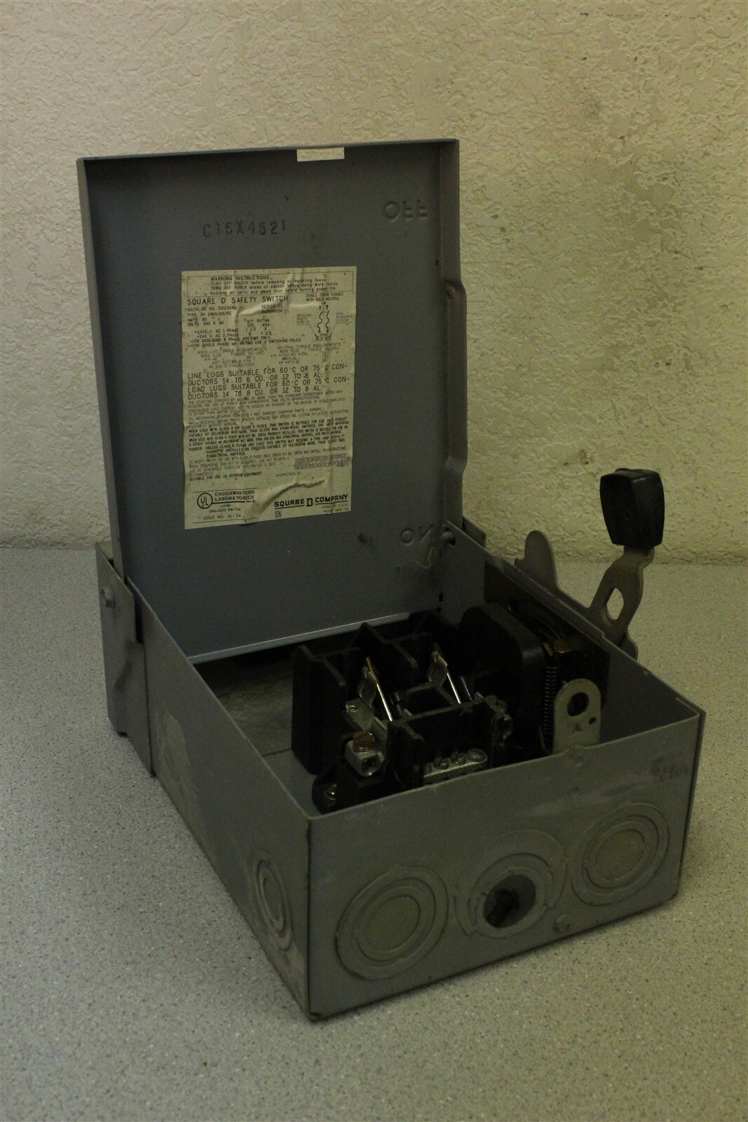 Square D Safety Switch D221NRB ser E1 Type 3R Enclose 30A 240VAC*FREE SHIPPING*