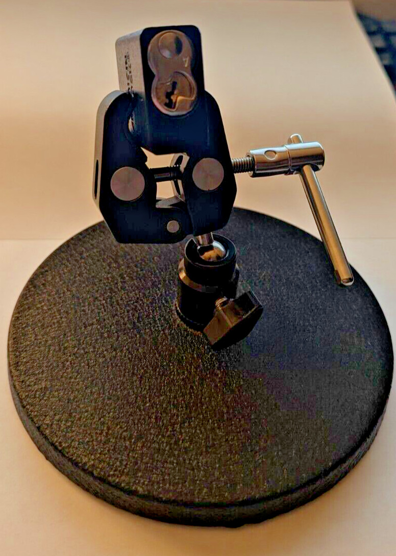 American lock 1100, Schlage, Masterlock Vise – Holds them all!