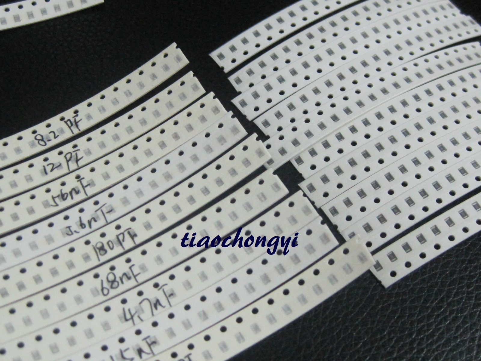 2300pcs SMD 0805 (0Ω-10MΩ)50value Resistor +(2.2pf-1uf)40value Capacitor Kit Set