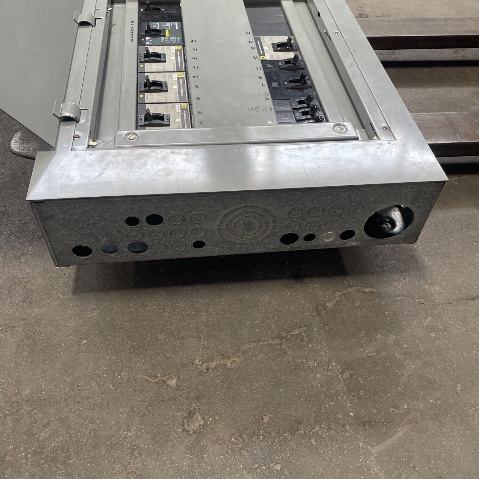Square D 400A I-Line Panelboard 277/480V 3Ph 4W MLO – 400 Amp
