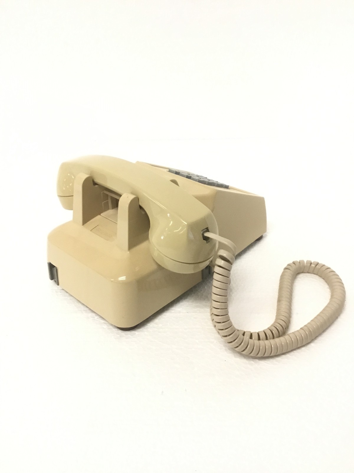 Cortelco Corinth 250044_MBA-20M11-99 EK Beige Corded Desk Phone w/ Handset