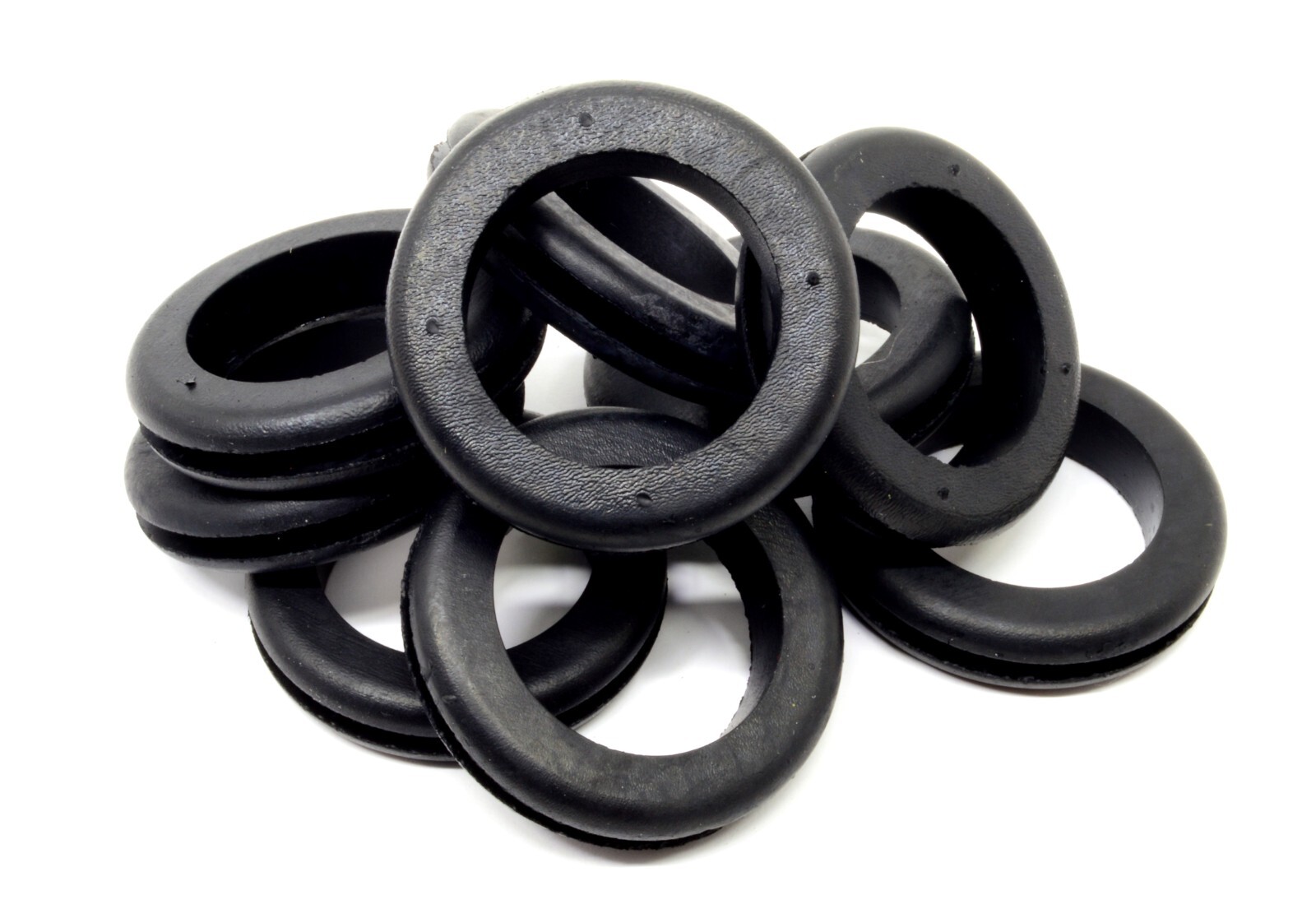 Rubber Grommet to fit 1 1/2″ Hole 1/8″ Thick Panel – 1 1/4″ Inner Diameter