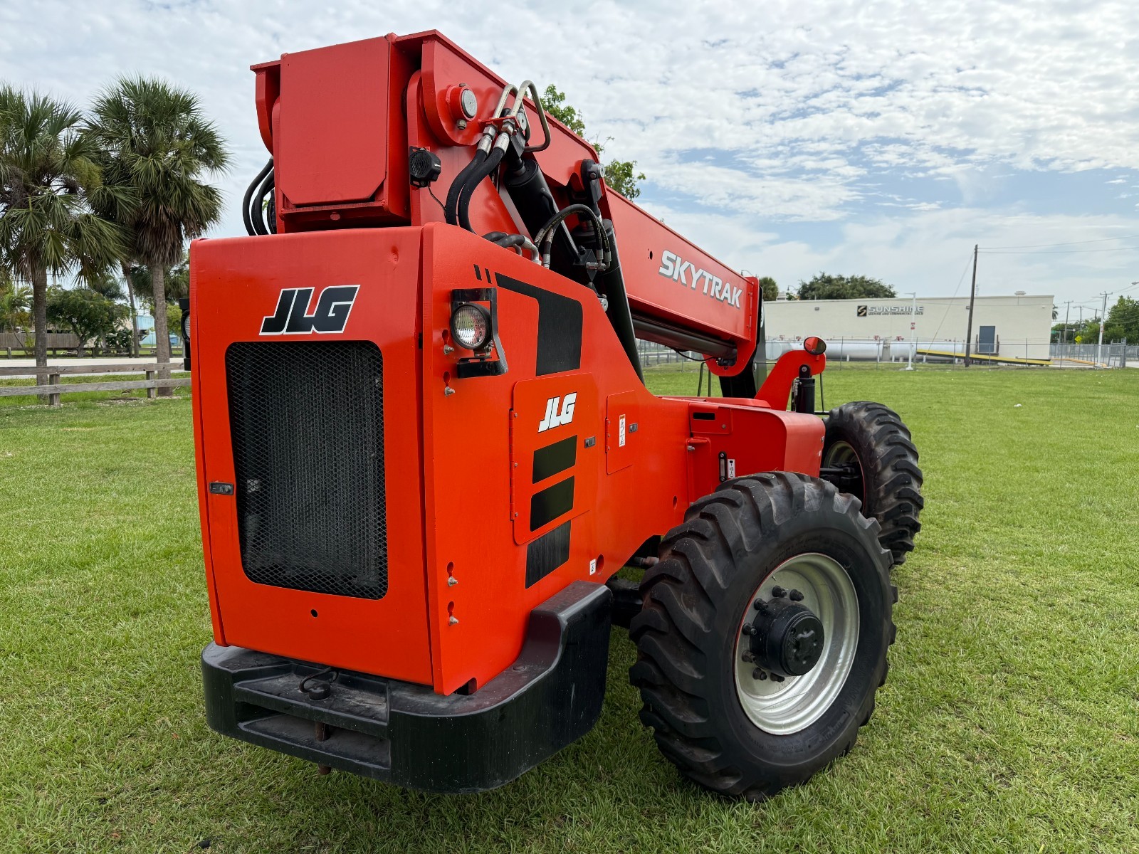 2016 JLG 8042 «110 HP CUMMINS DIESEL» 8K LBS – 42 FT – ONLY 2,910 HOURS –