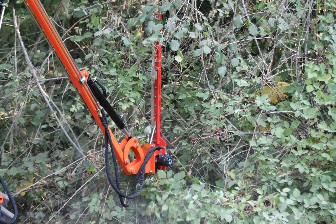 Hydraulic Boom with 5′ Sickle Brush Mower, FH-BRM150