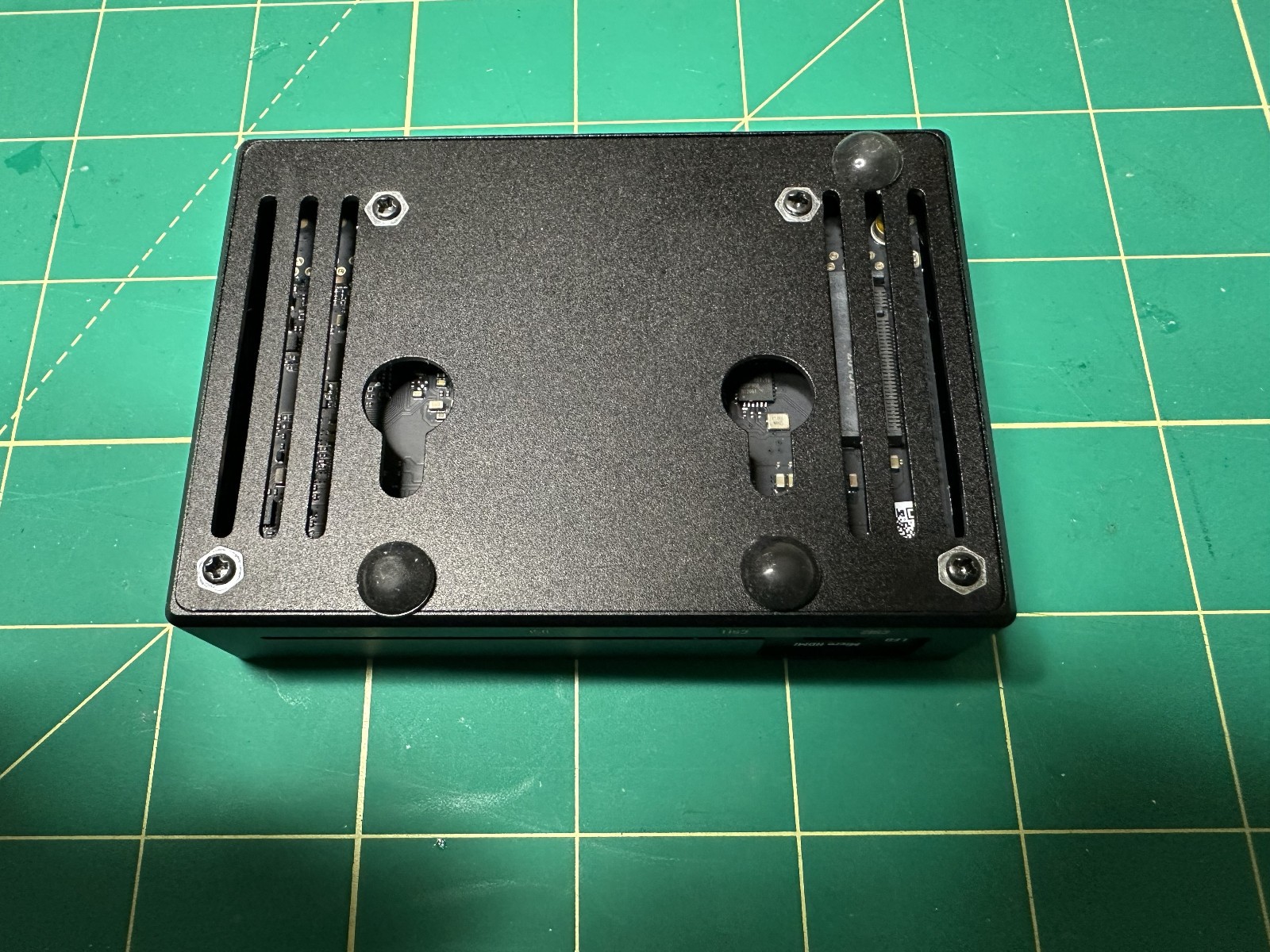 Khadas VIM4 in KKSB fanless case – 8GB RAM 32GB emmc (see details)