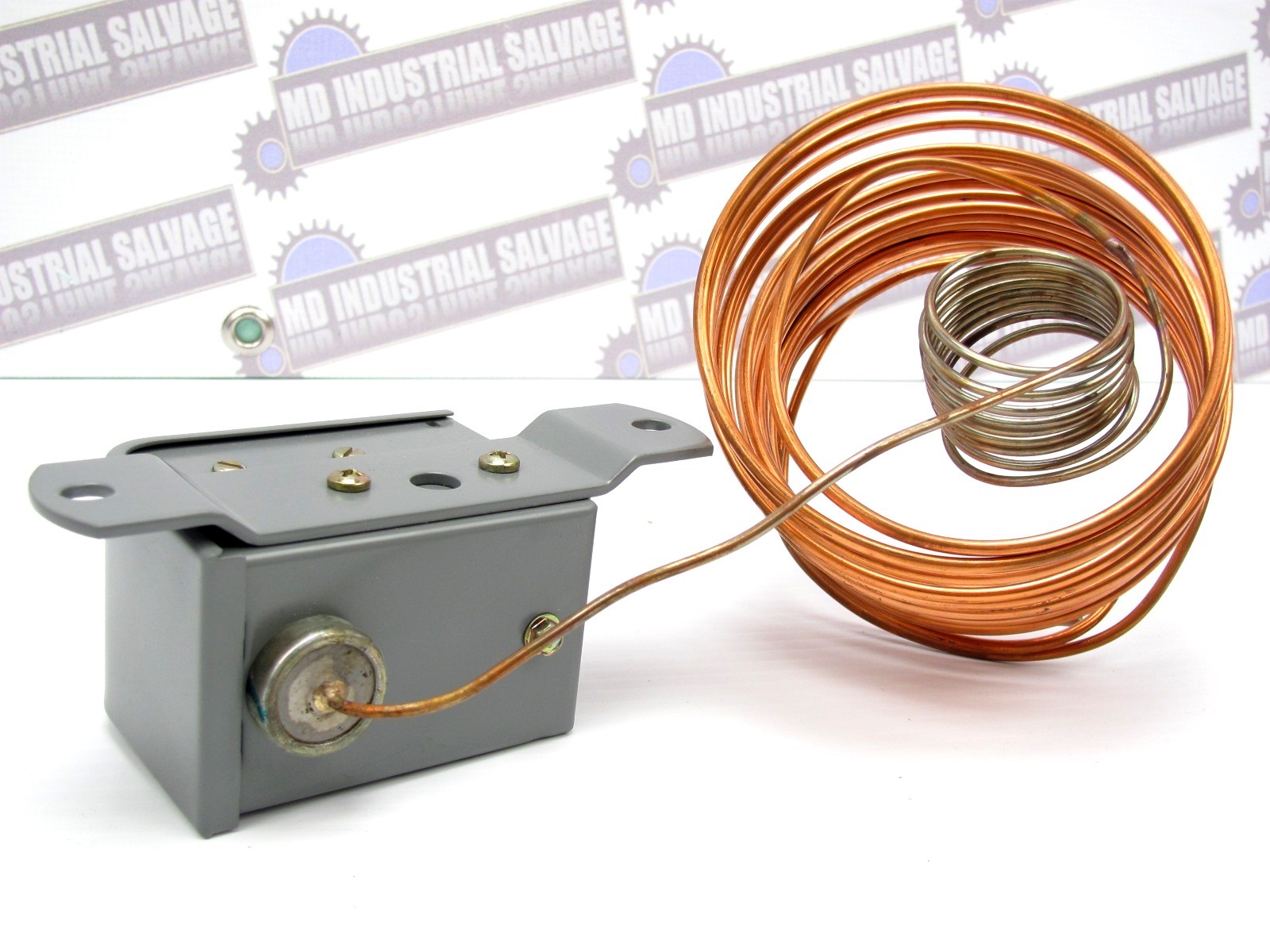 JOHNSON – A11B-1C – Freeze Stat Low Temp Cutout Control w/Auto Reset (35-45F)