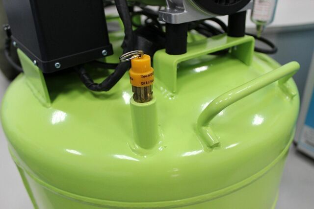 40L Silent Dental Electric Oil-free Air Compressor GA-81 for Two Dental Chair CE