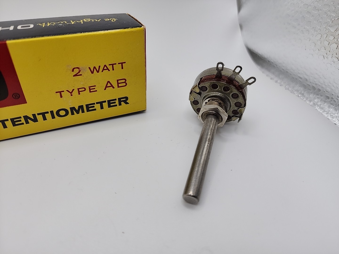 Ohmite 2 Watt Type AB Rotary Potentiometer 250,000 Ohm CU-2541 NOS