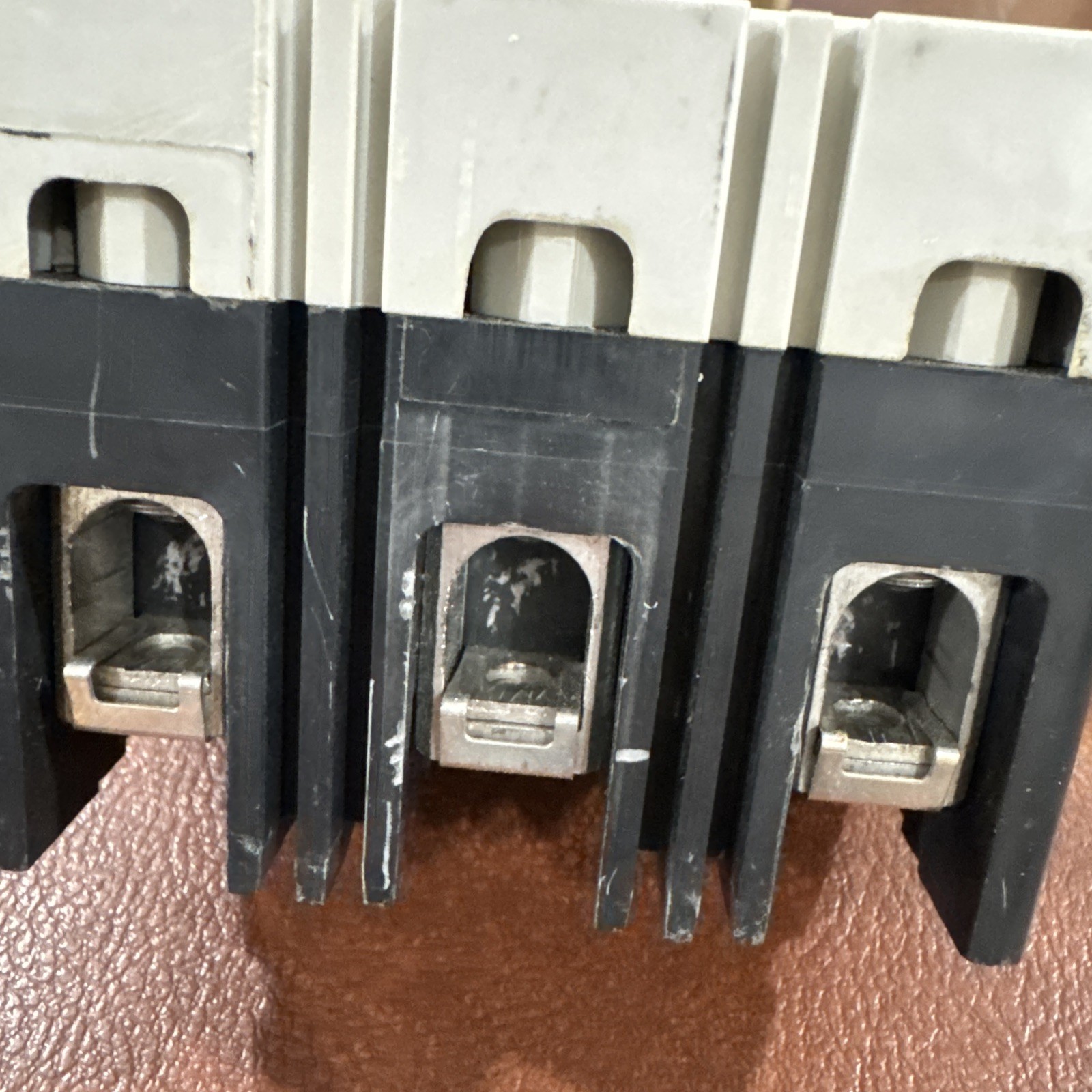 Eaton Cutler Hammer 200A 3P EDB3200 200 Amp 240V 3 Pole Circuit Breaker EDB 22k