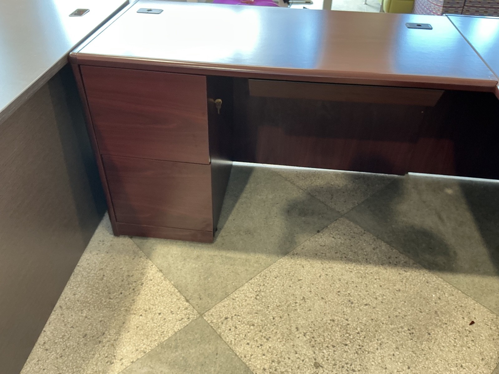 6′ x 7′ L shape desk by HON in Mahogany Laminate – Left Hand