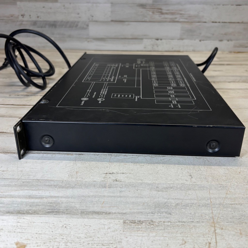 Yamaha TX81Z FM Tone Generator Rack Mount Synthesizer Module MIDI
