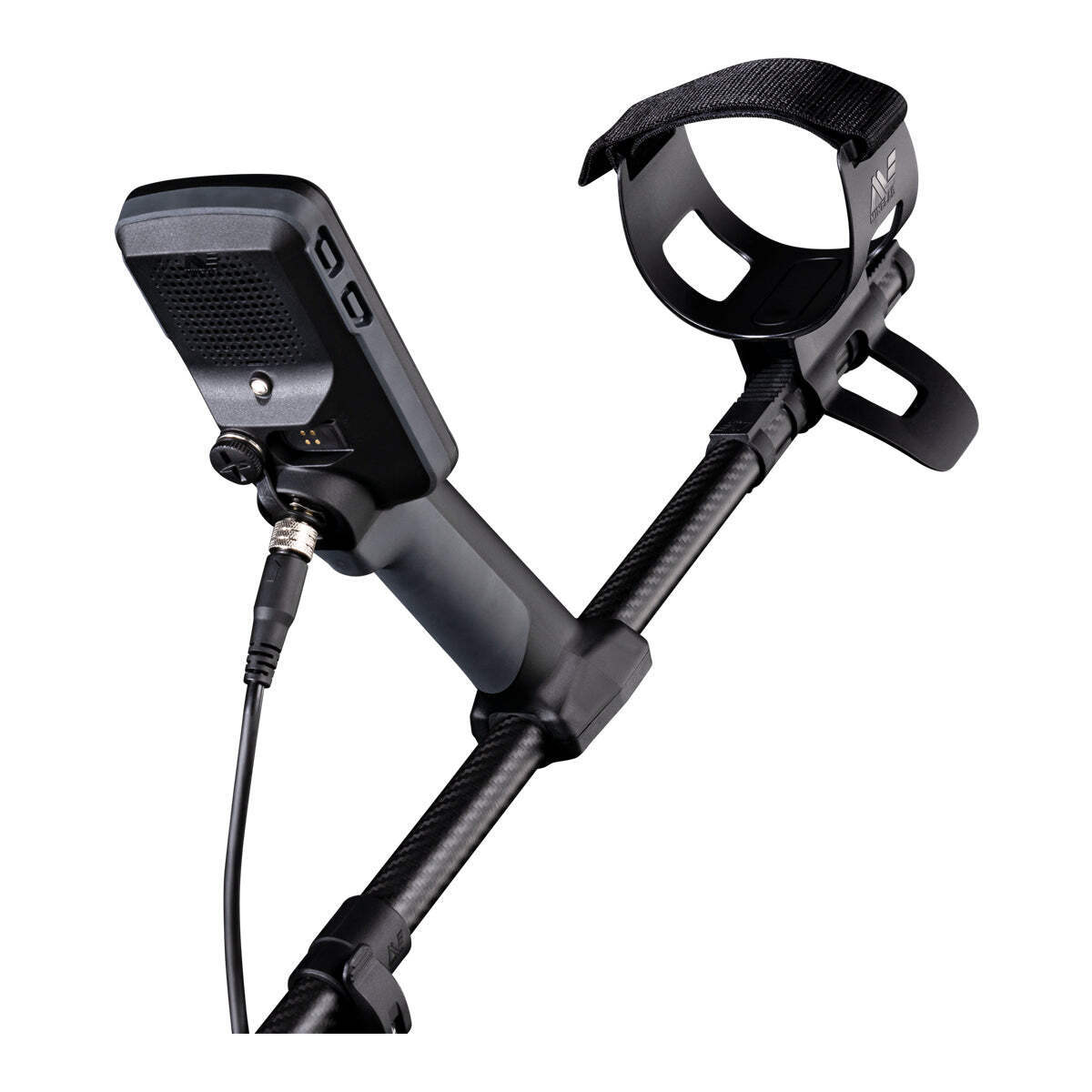Minelab Equinox 900 Waterproof Multi-Frequency Metal Detector with 11″ and 6″ DD
