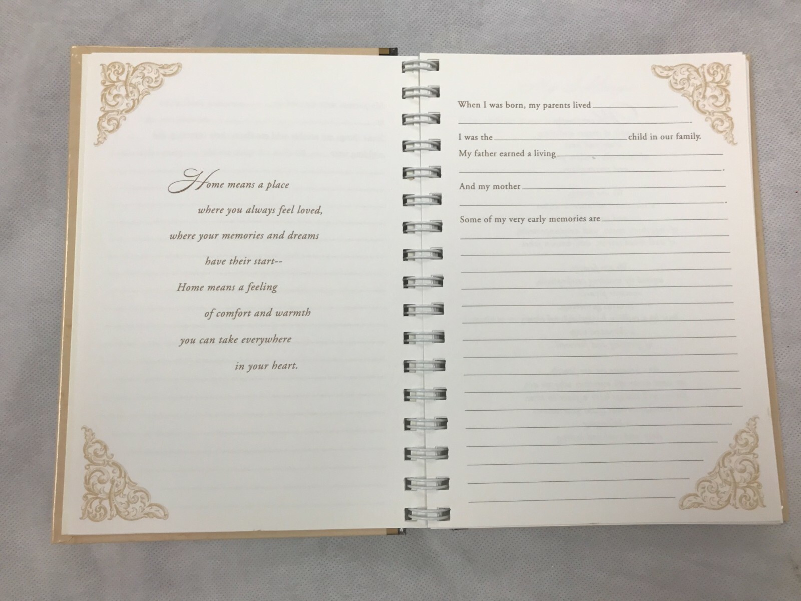 Hallmark «MY FAMILY HISTORY» Journal Record Fondest Memories Mint Condition