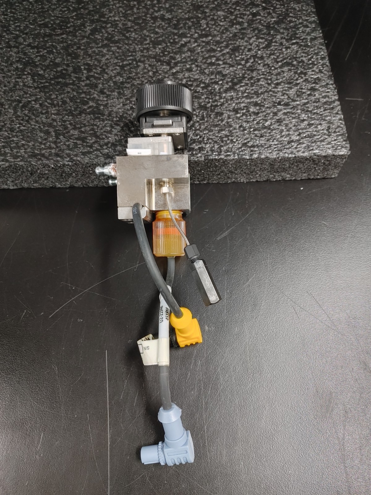THERMO SCIENTIFIC ICS-5000 Electrochemical Cell with 061879 Reference Electrode