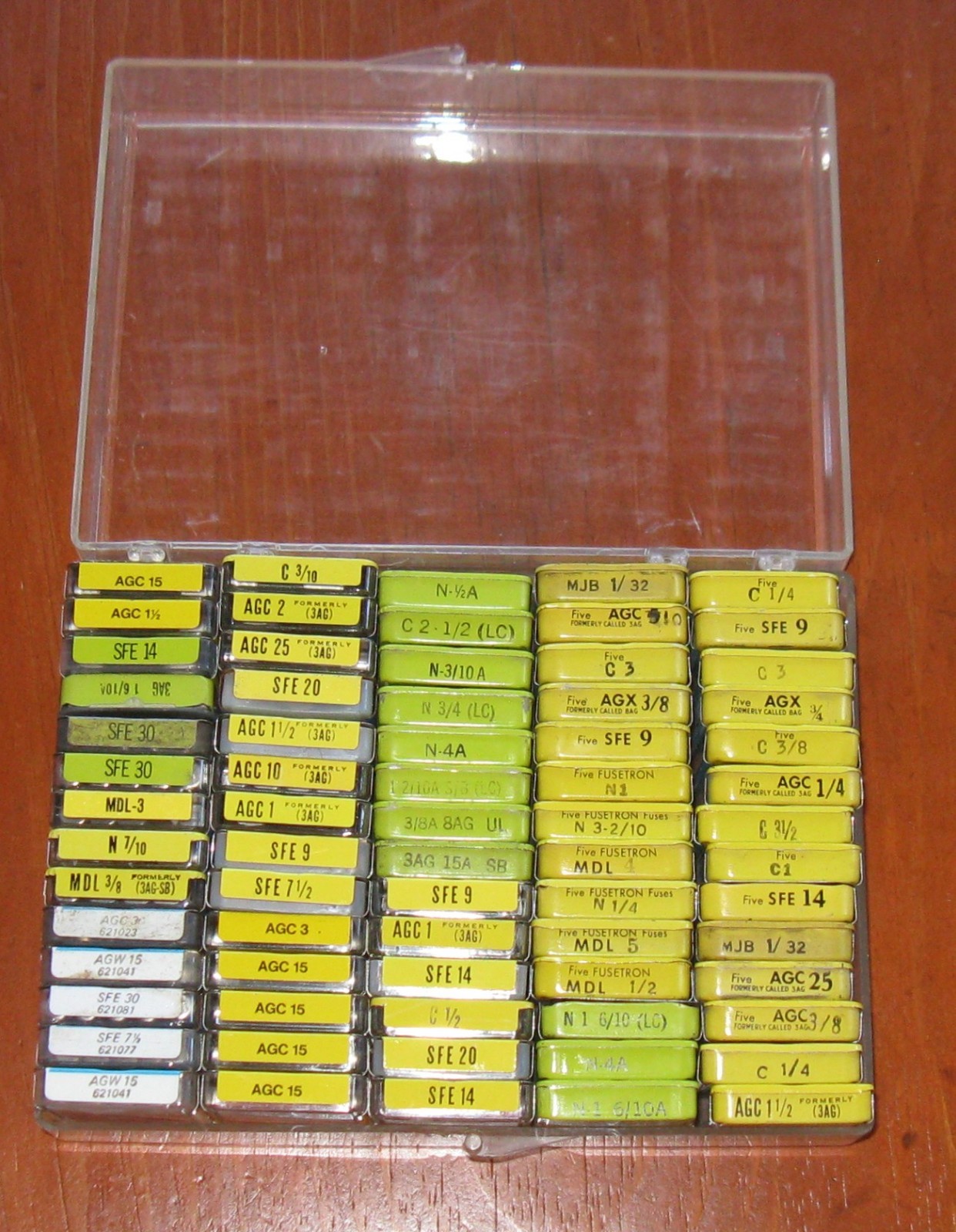 Huge Lot Vintage Automotive Fuses Car Truck Variety 280+ Fuses in Case