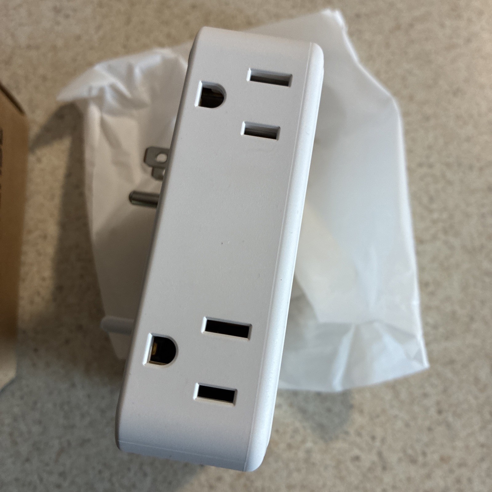 Multi Plug Outlet Extender with USB, Amerisense No surge protector, White