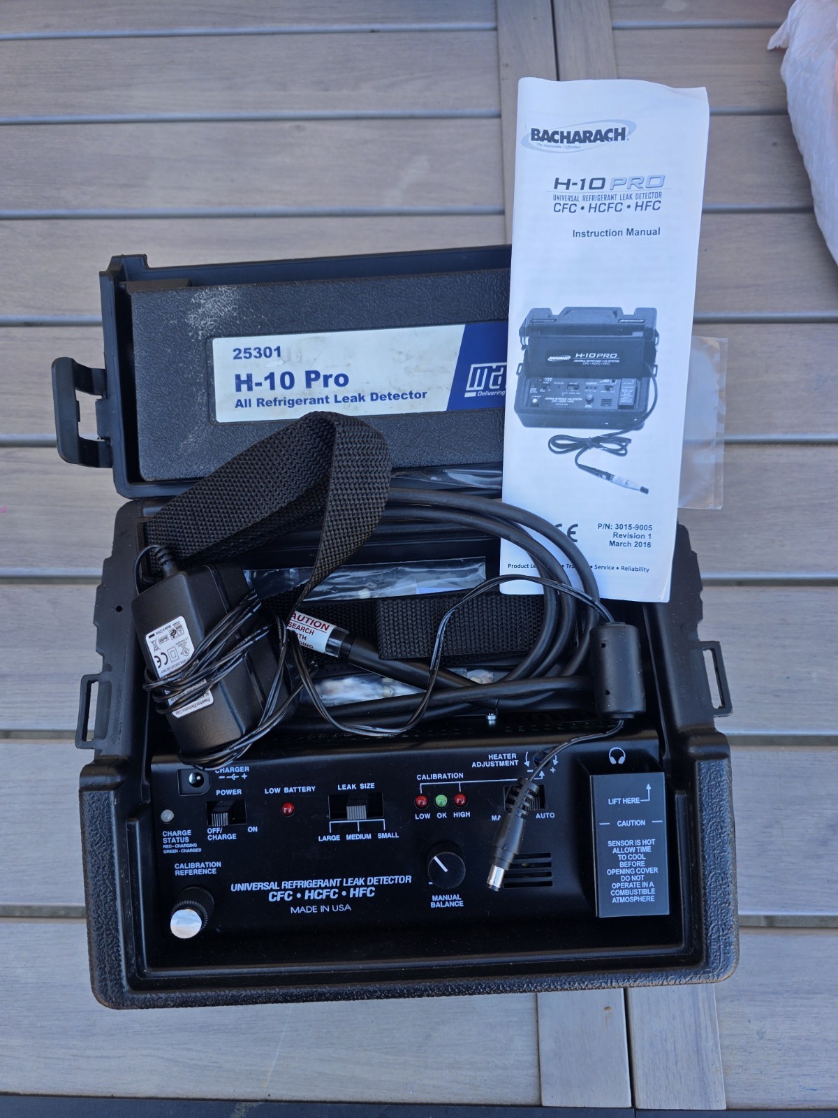 Bacharach H-10 PRO Universal Refrigerant Leak Detector CFC/HCFC/HFC w/ Case