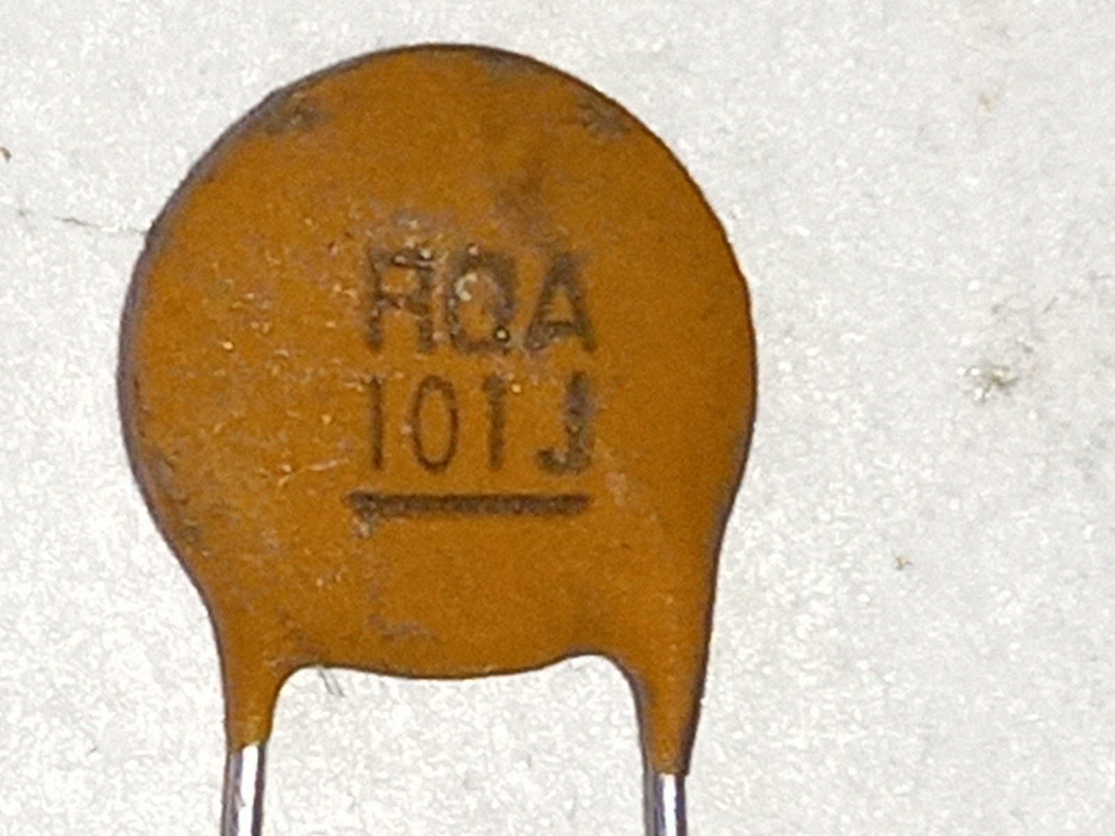Lot of 100pF 50V DC Ceramic Disc Capacitor Radial Leads 5% Tolerance