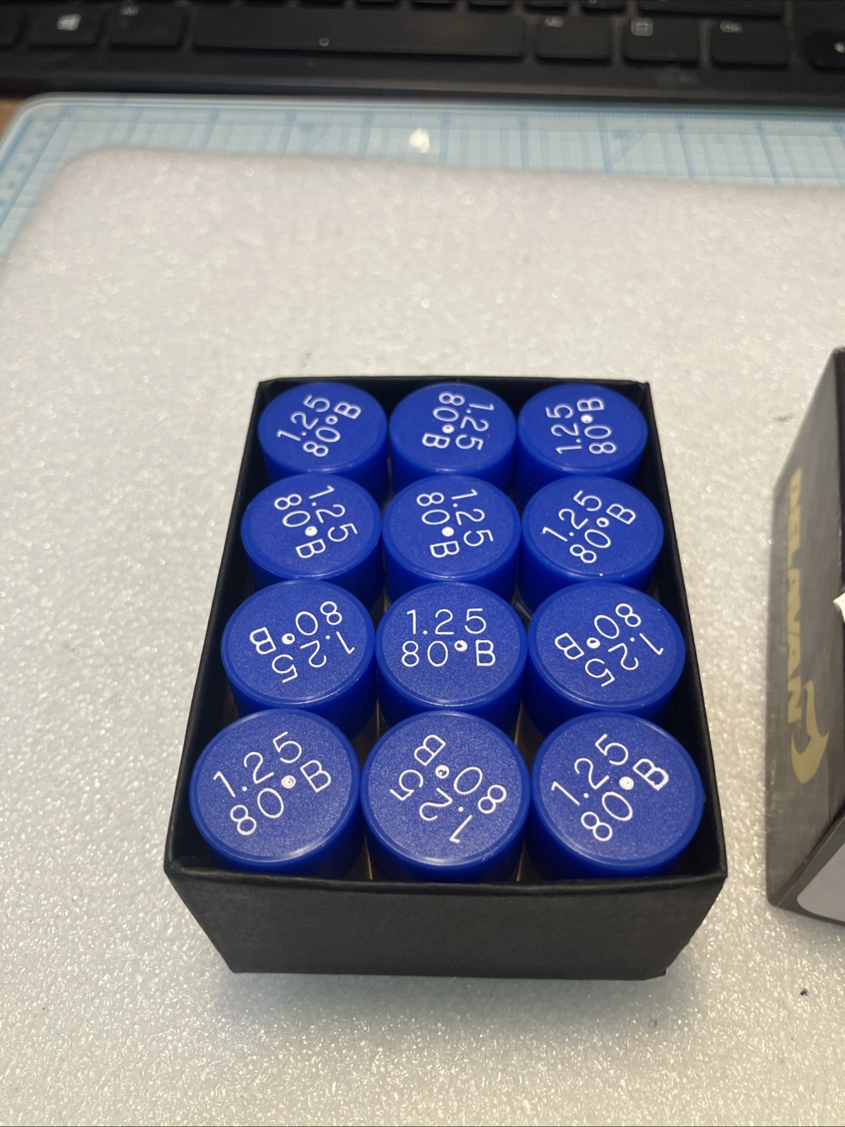 NEW BOX OF 12 DELAVAN 1.25 80° B OIL BURNER NOZZLES 1.25-80B .B378